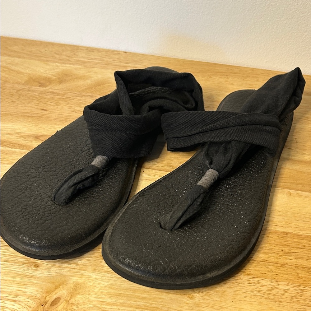 Sanuk Charcoal Sandals with Soft Straps
